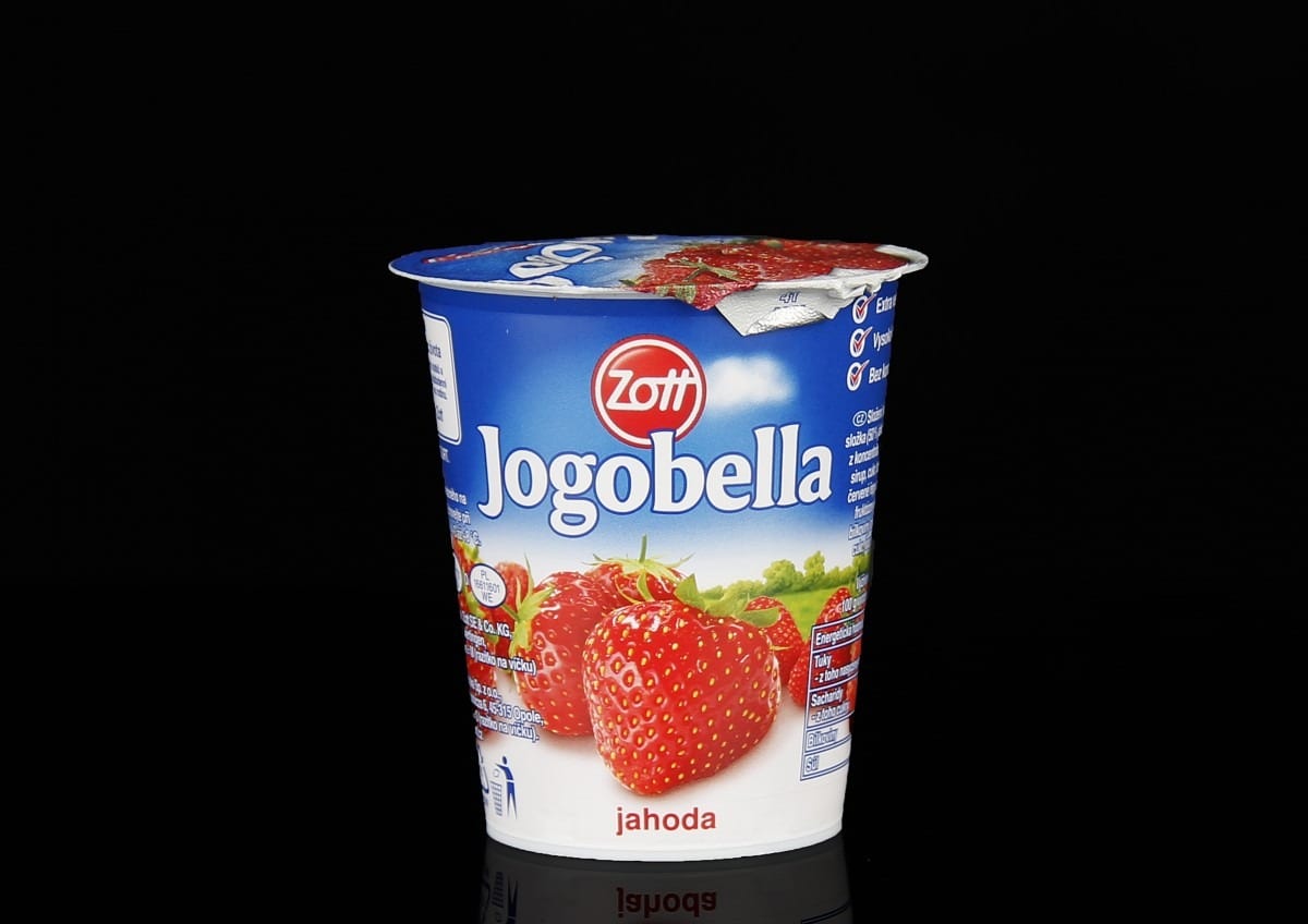 non-recyclable yoghurt